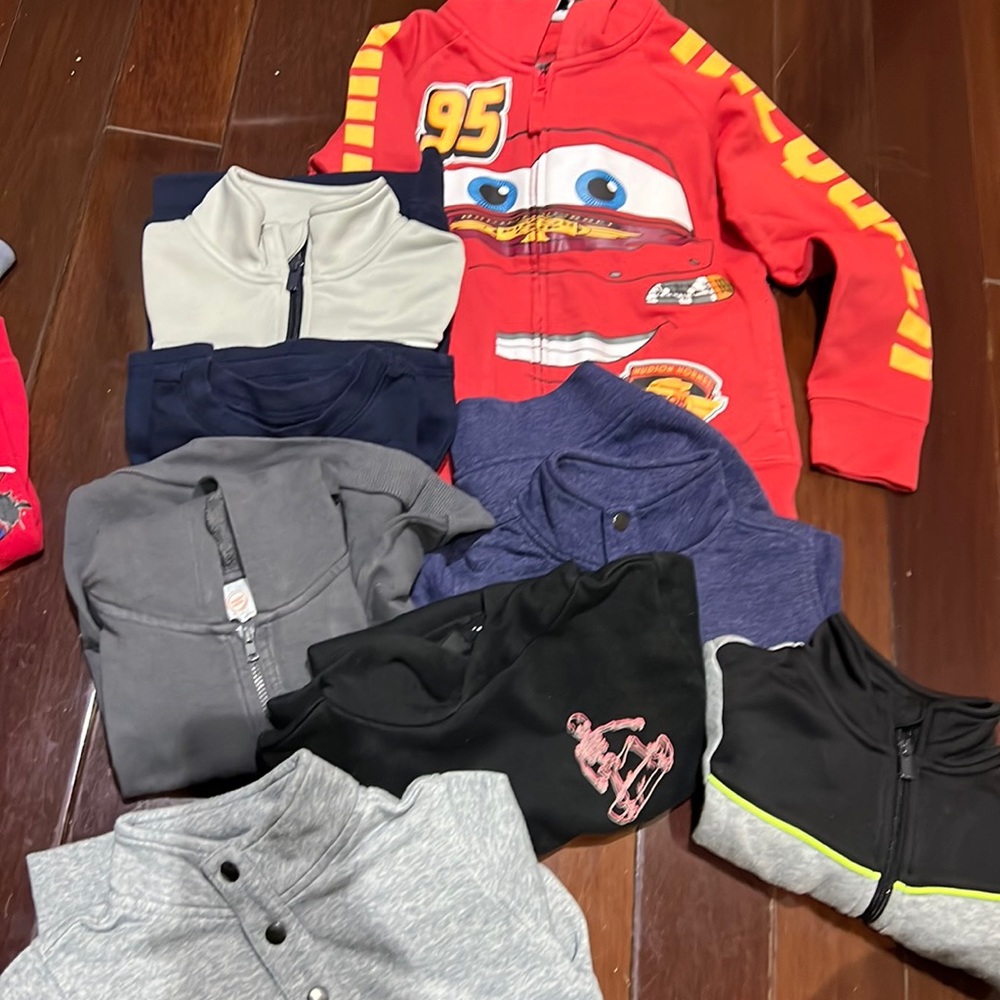 Lot of boys size 4 hoodies and sweaters sweatshirts Old navy